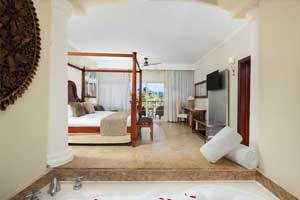 Colonial Club One Bedroom Suite with Jacuzzi - Hotel Majestic Colonial Punta Cana